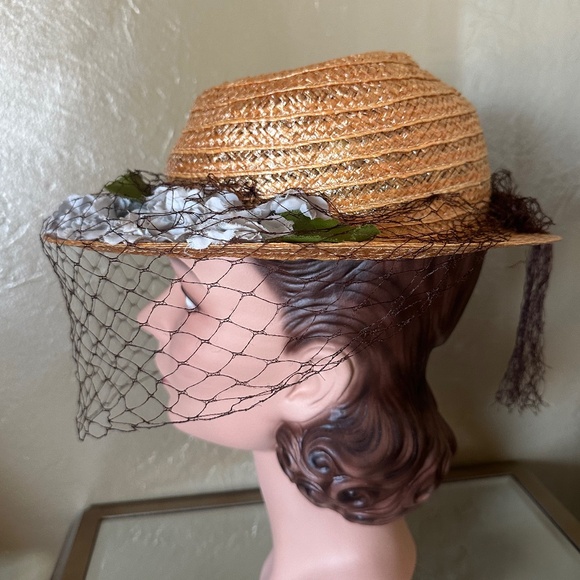 DELIGHTFUL 1940s\' GOLD COLORED STRAW FEDORA - BLUE FABRIC FLOWERS + BROWN VEIL main image 6